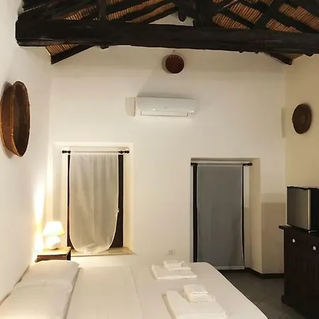 Casa Rossa&blu In Centro Citta * קליארי